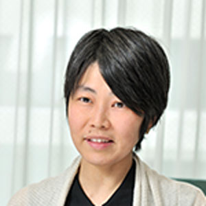 澤田瞳子氏