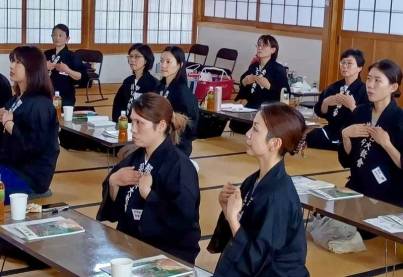 秋田婦人会189すみれ2