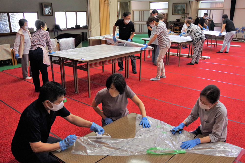 医療用ガウンを手作り - 三重教区四日市支部