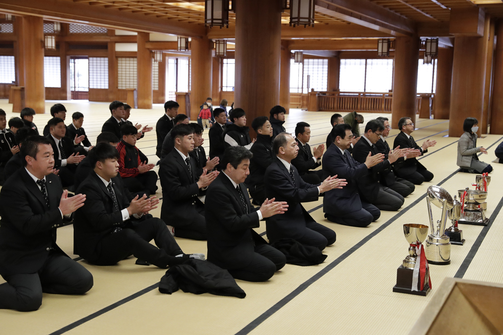 天理大学ラグビー部・お礼参拝と優勝報告