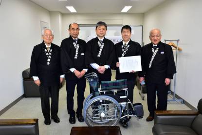 東京教区　車椅子贈呈式