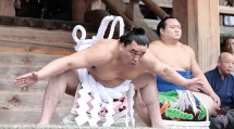 harumafuji_dohyoiri_20130626_1