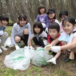 静岡教区駿豆支部は静岡県沼津市の千本浜公園で実施した(2015年4月29日)