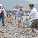 静岡教区駿豆支部は静岡県沼津市の千本浜公園で実施した(2015年4月29日)